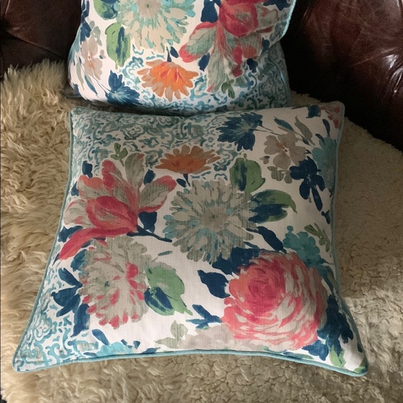 Floral Throw Pillows with Vibrant Colors set of 2 Envogue down filler reversible - Picture 2 of 11